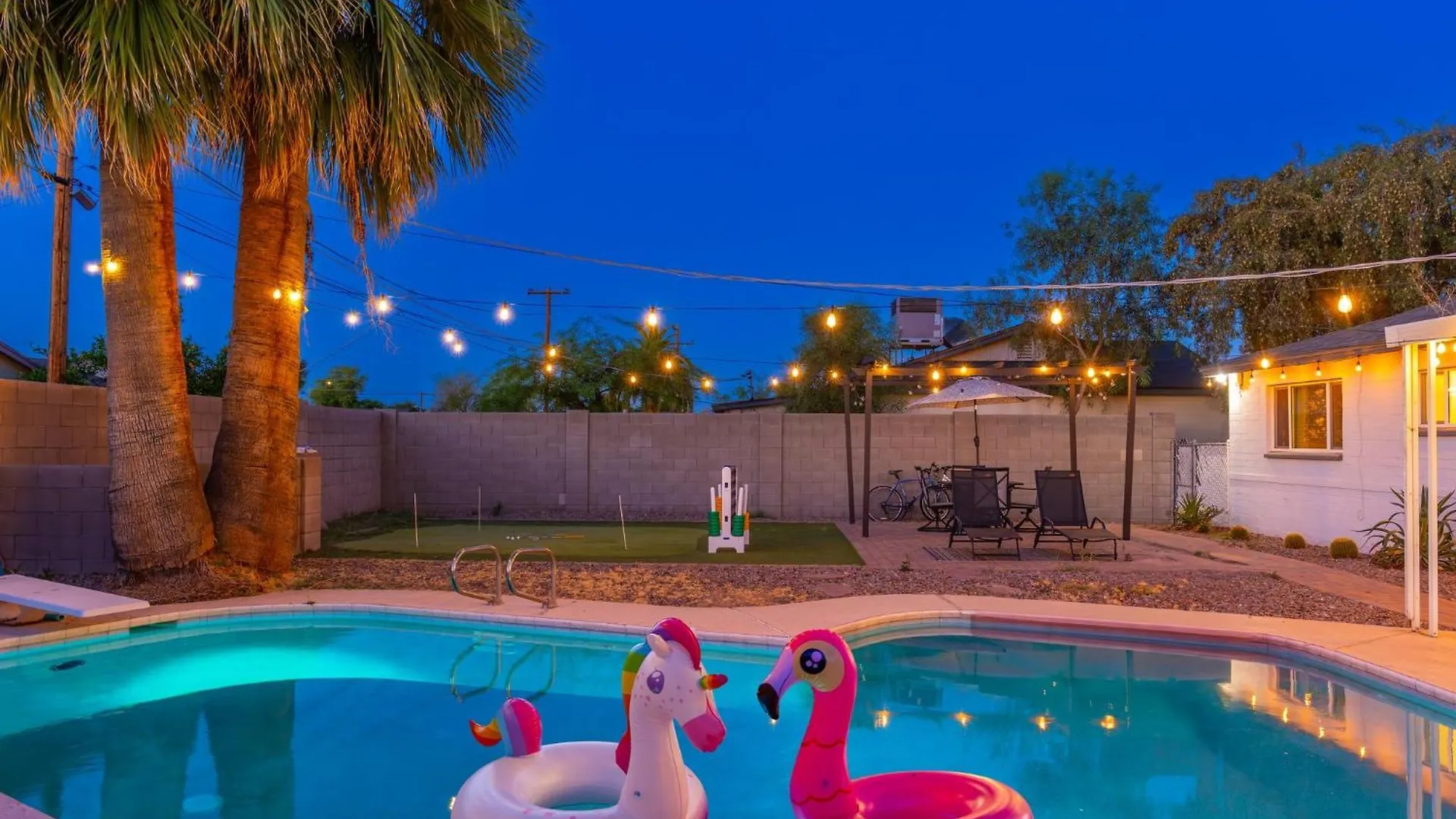 スコッツデール Sunshine Oasis! Heated Pool, Mini Golf, Sleeps 12ヴィラ 0*,  米国